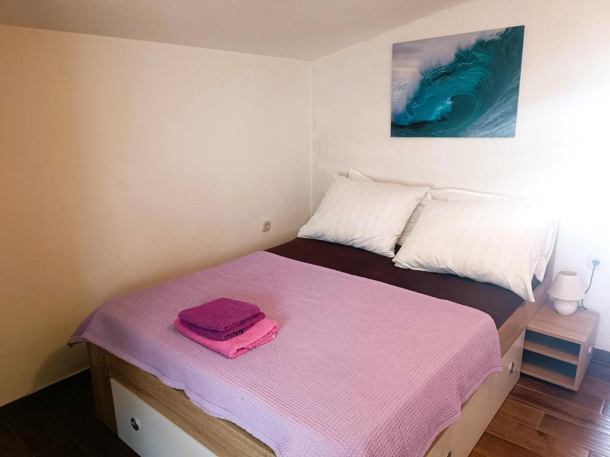 Apartments Babic 50 Meters From The Beach Vir Exteriör bild