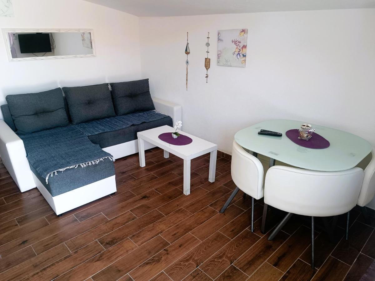 Apartments Babic 50 Meters From The Beach Vir Exteriör bild